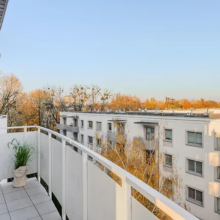Lumina I Spacious 2br With Balcony I Jaccuzi I Parking