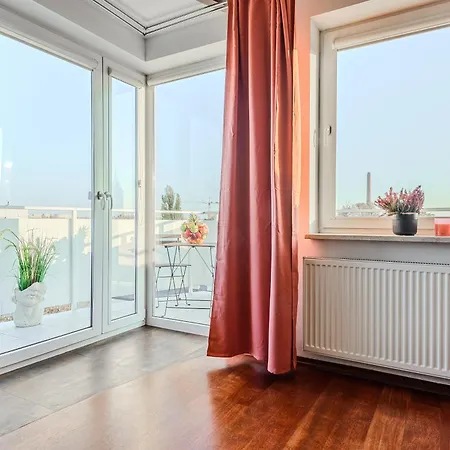 Lumina I Spacious 2br With Balcony I Jaccuzi I Parking * Lodz