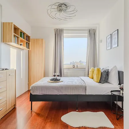 Apartamento Lumina Luxury With Jaccuzi Next To Piotrkowska Street