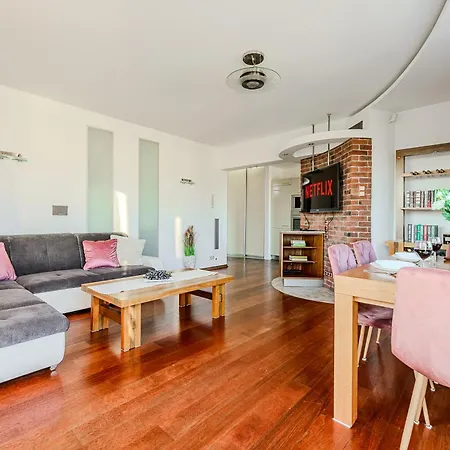 شقة Lumina Luxury With Jaccuzi Next To Piotrkowska Street وودج