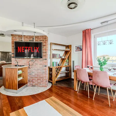 Lumina I Spacious 2br With Balcony I Jaccuzi I Parking * Лодзь